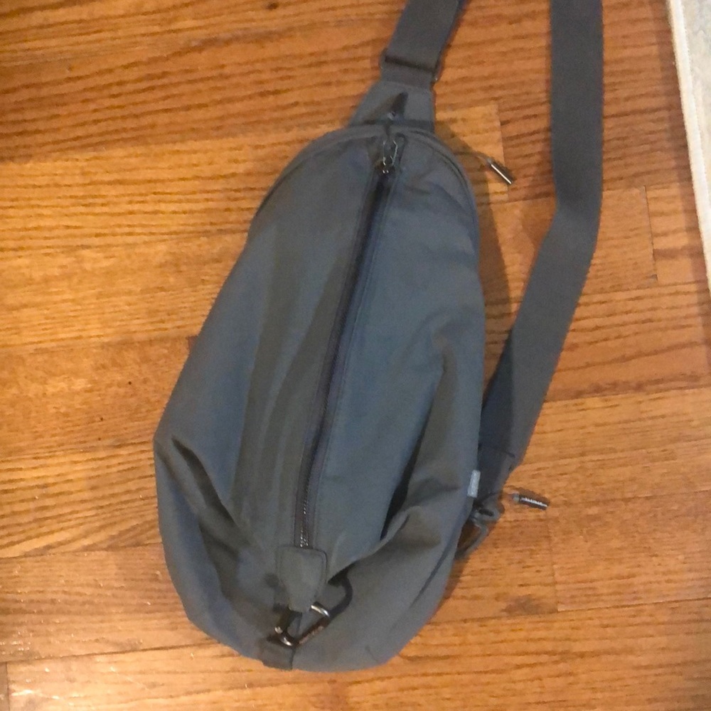 Barely used Athleta gray sling bag
